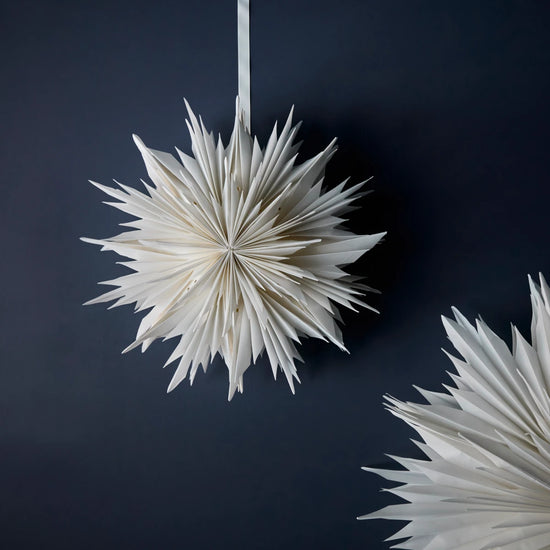 Star, HDDust, Off-white