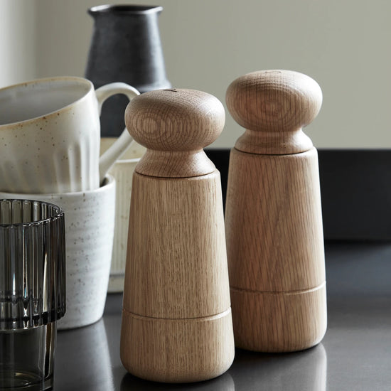 Salt and pepper grinder, HDWardha, Oak