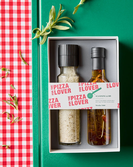 Gift box, Pizza lover - Salt parmesan & basil + spicy oil, 310|25 g|cl