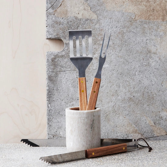 BBQ tools, Nature