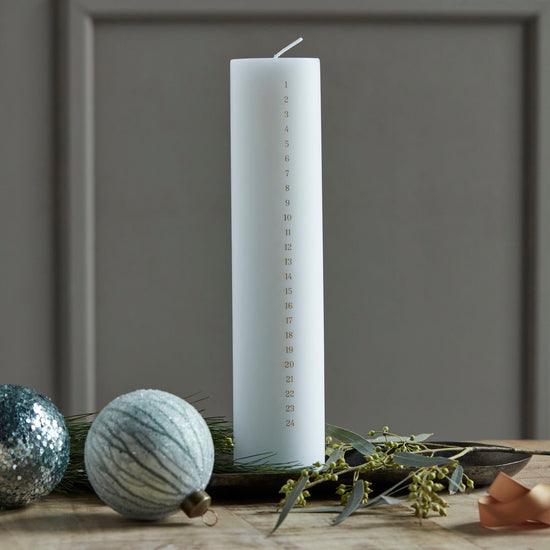 Calendar candle, HDForest, White