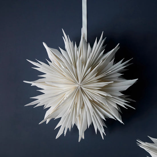 Star, HDDust, Off-white