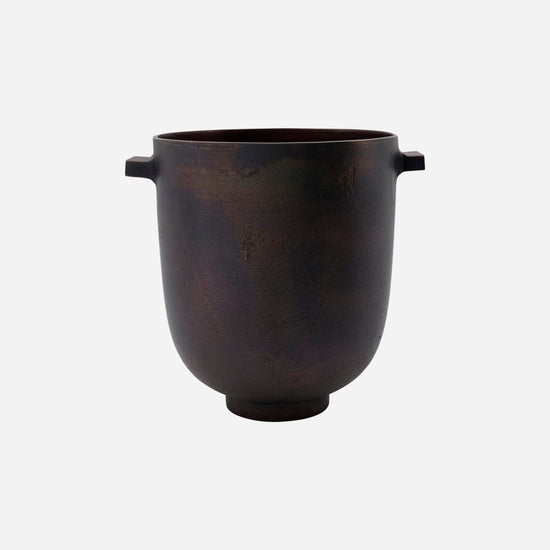 Planter, HDFoem, Browned brass finish