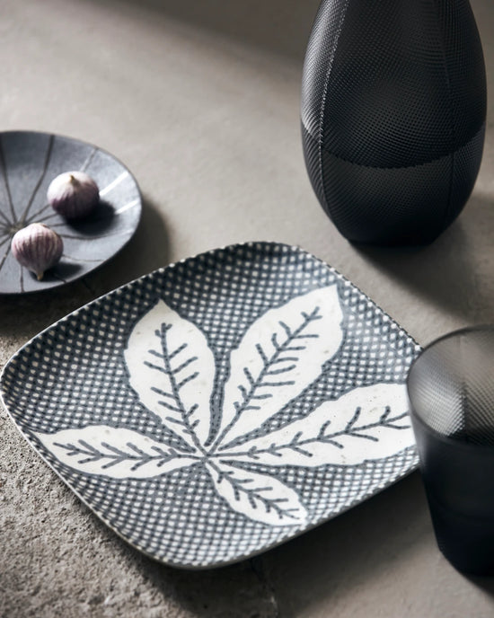 Plate, HDChestnut, Grey, Blue