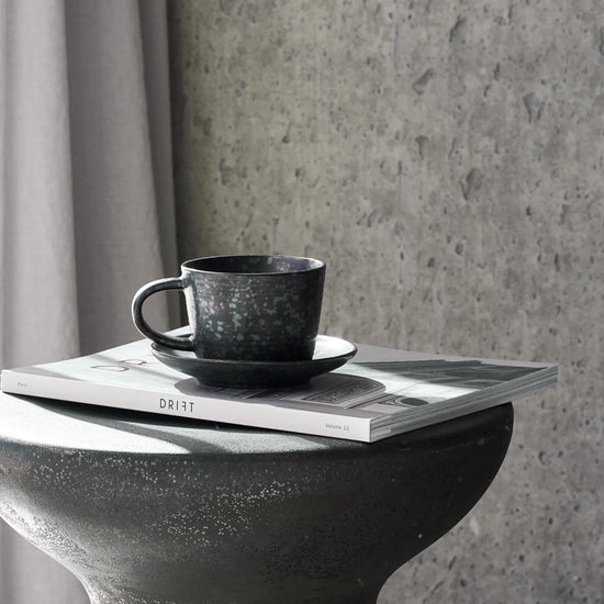 Tasse m. Untertasse, HDPion, Schwarz/Braun