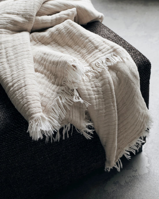 Throw, HDAlice, Beige