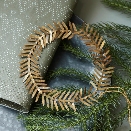 Ornament, Lamet, Messing