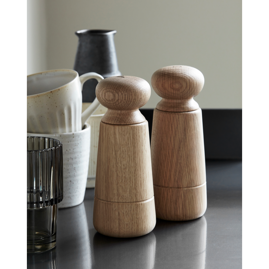 Salt and pepper grinder, HDWardha, Oak