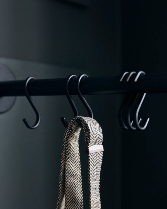 Hooks, HDSnap, Black