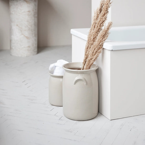 Ceramic jar, Shellish grey