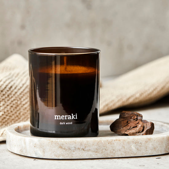 Scented candle, Dark wood