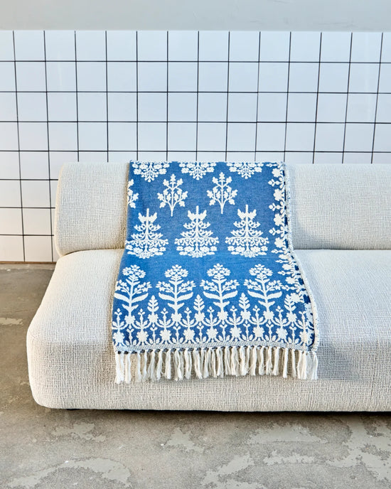 Throw, HDMazzo, Blue