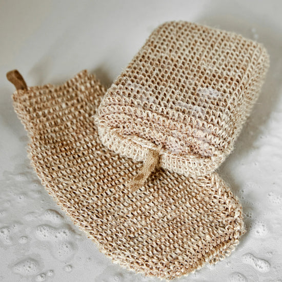 Sponge and exfoliating glove, MKJute, Nature