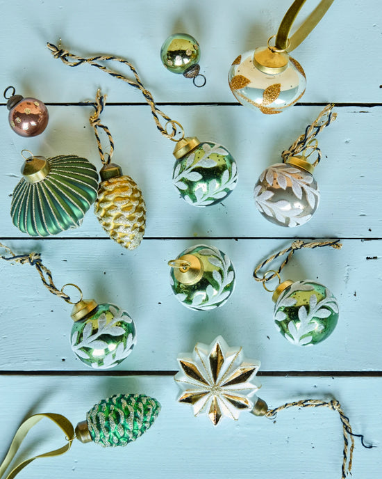 Christmas ornament, HDVellu, Green