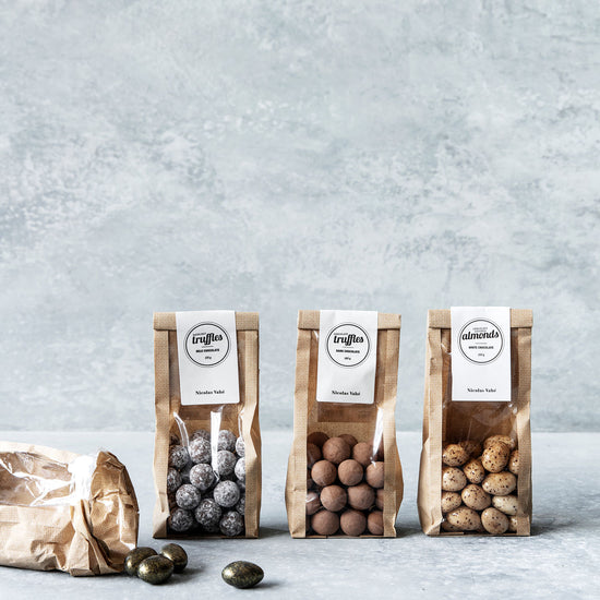 Chocolate covered almonds w. cinnamon