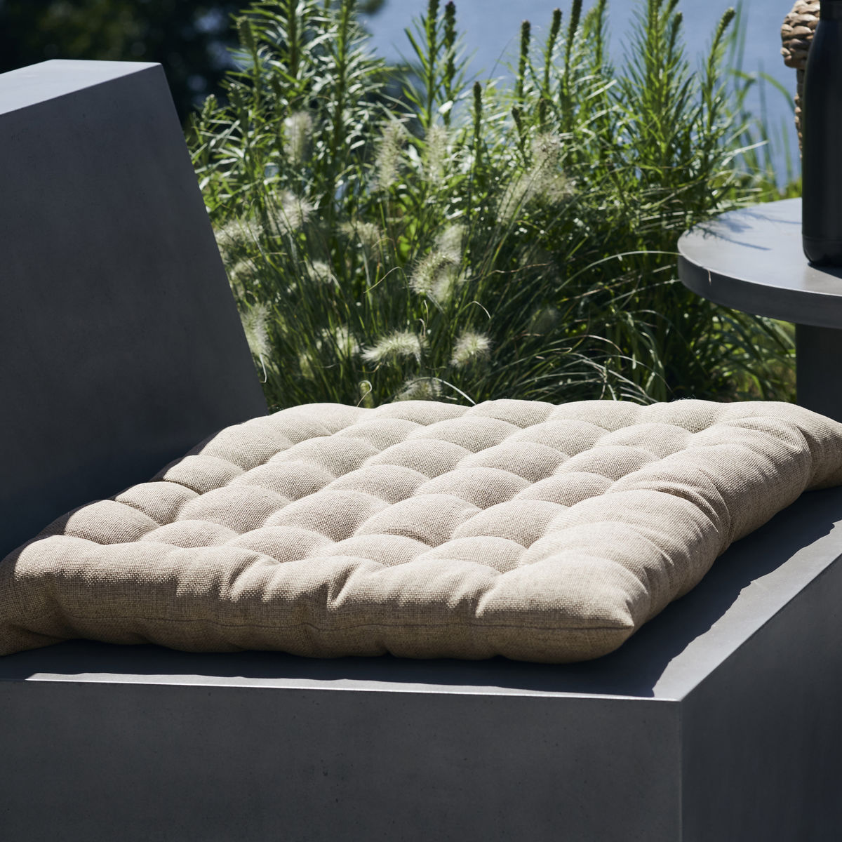 Long shop outdoor cushion