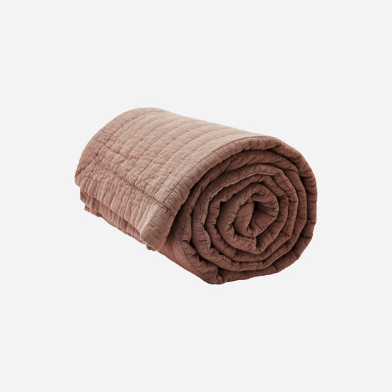 Quilted bedspread, BNMagnhild, Berry
